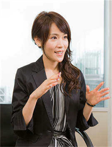 调戏床上美女