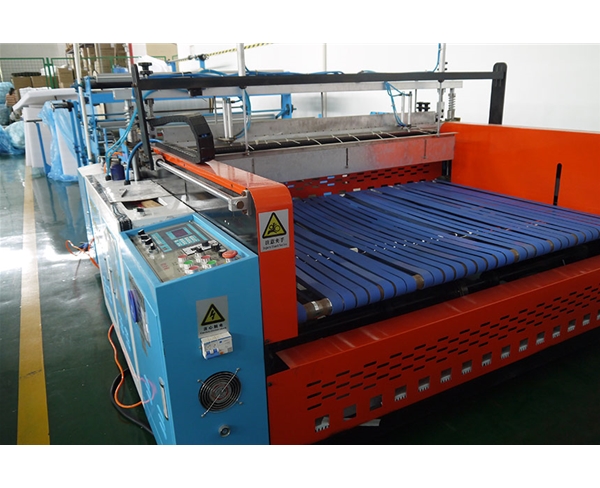 珍珠(zhū)棉加工(gōng)車間