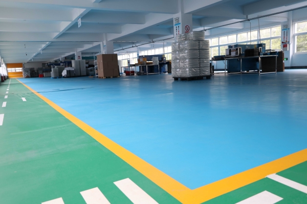 吸塑包(bao)裝生産車間