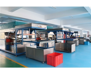 吸(xī)塑包裝生産車(chē)間