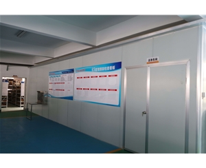 吸塑包裝生産(chan)車間