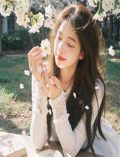 观影秘籍：《美丽之妇》的理解象征意义与隐喻手法 助你获得专业视角